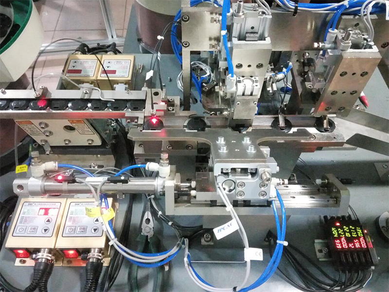 案例7全自動裝扣機